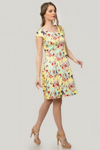 Rochie galbena in clos cu imprimeu floral