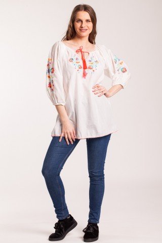 Bluza alba tip iie din bumbac cu broderie multicolora