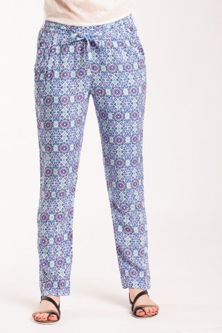 Pantaloni bleu din vascoza cu imprimeu multicolor