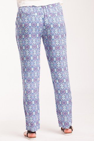 Pantaloni bleu din vascoza cu imprimeu multicolor