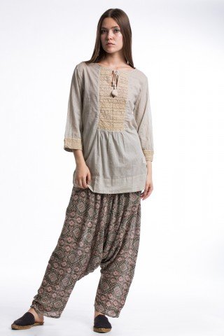 Bluza din bumbac subtire in dungi cu dantela beige si ciucuri