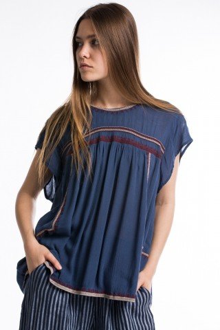 Bluza din vascoza subtire bleumarin cu broderie etnica