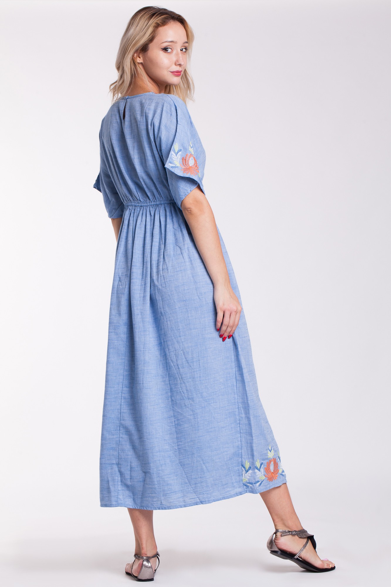 Rochie din bleu cu broderie si elastic in talie |