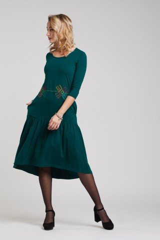 Rochie verde cu volan si motive traditionale brodate