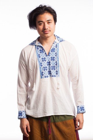 Camasa stil ie din bumbac alb cu motive etnice albastre