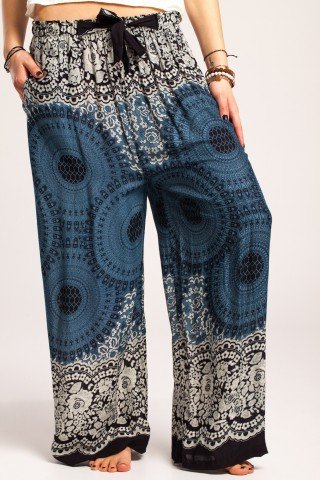 Pantaloni boho largi negri din vascoza cu mandala si flori