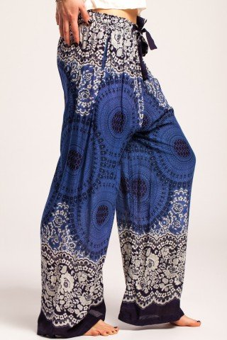 Pantaloni boho largi bleumarin din vascoza cu mandala si flori