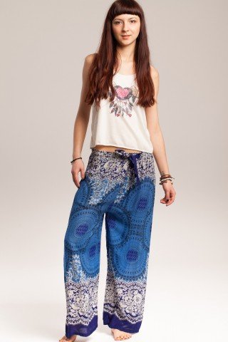 Pantaloni boho largi albastri din vascoza cu mandala si flori