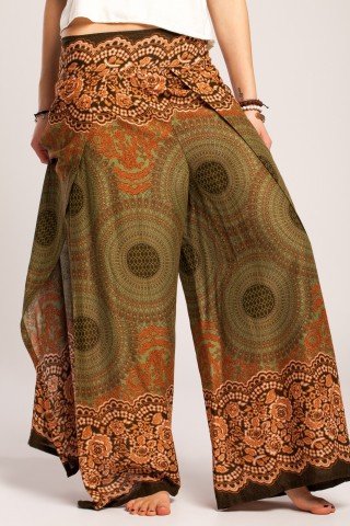 Pantaloni petrecuti din vascoza multicolora