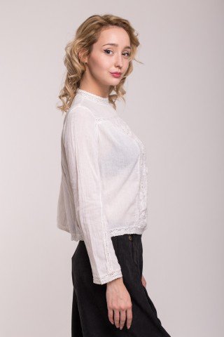 Bluza alba cu dantela si broderie