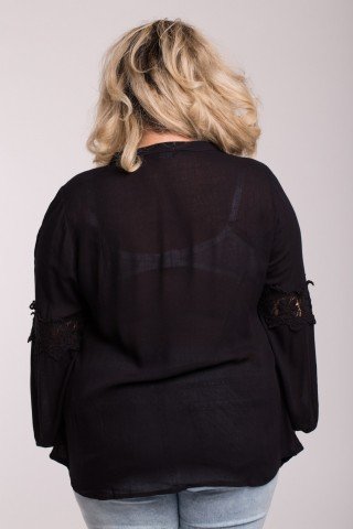 Bluza neagra cu broderie si dantela