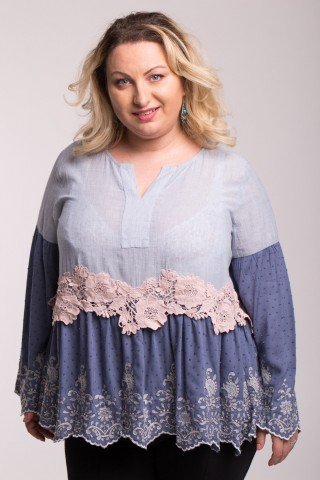 Bluza denim cu dantela si volan