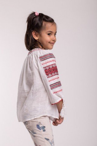 Bluza tip iie cu broderie rosie