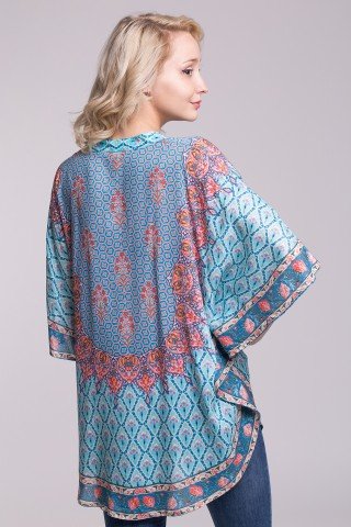 Bluza vaporoasa tip poncho cu imprimeu etnic si guler tip tunica