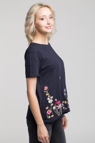 Tricou negru cu broderie florala multicolora