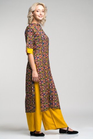 Costum traditional indian cu tunica multicolora si pantaloni galbeni