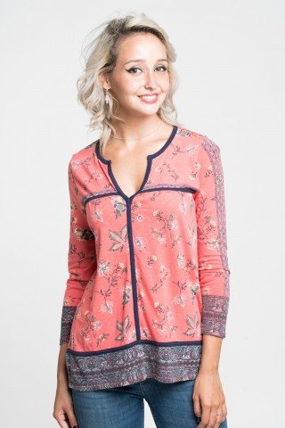 Bluza rosu deschis cu imprimeu floral si detalii bleumarin