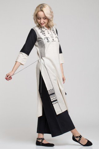 Costum traditional indian alb/negru cu slituri laterale si snururi cu ciucuri