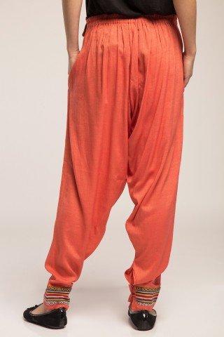Pantaloni portocaliu cu brau si mansete etnice