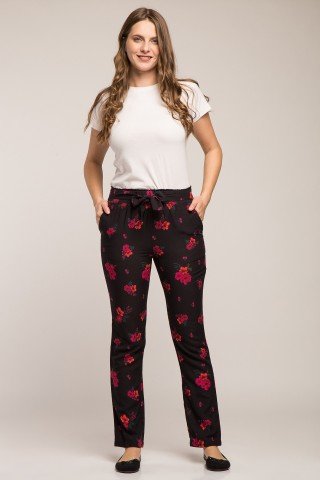 Pantaloni negri cu model floral rosu