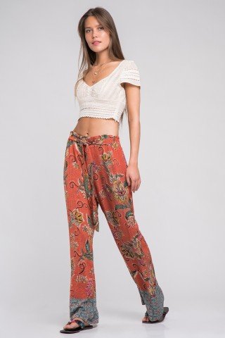 Pantaloni boho din vascoza cu imprimeu multicolor