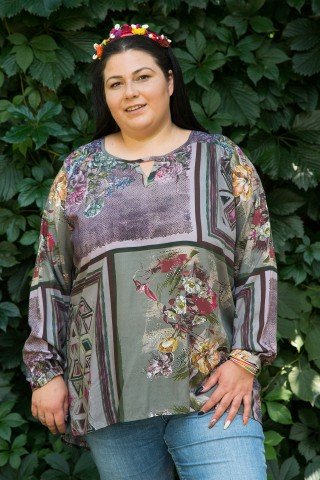 Bluza multicolora imprimeu floral si geometric