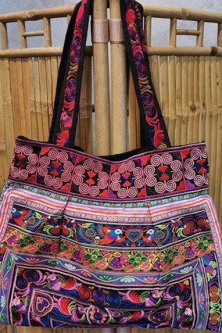 Geanta roz cu broderie Hmong multicolora