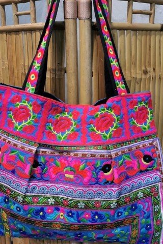 Geanta albastra cu broderie Hmong multicolora