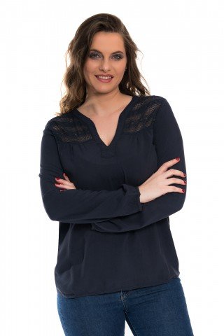 Bluza bleumarin cu dantela