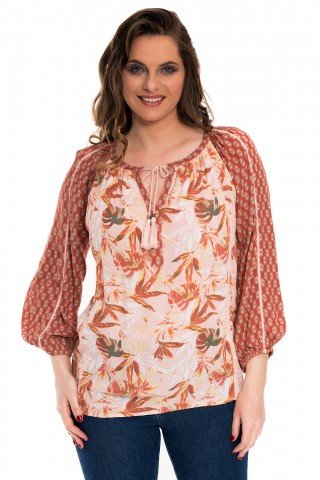 Bluza roz caramiziu cu imprimeu floral