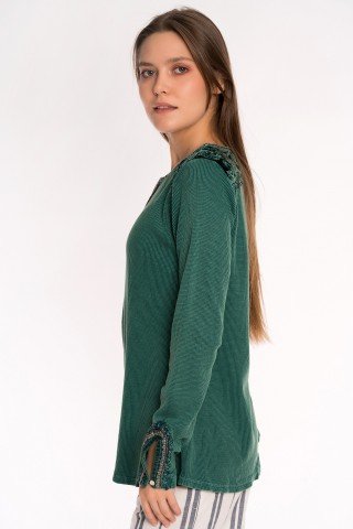 Bluza verde tricot cu broderie si catifea pe umeri