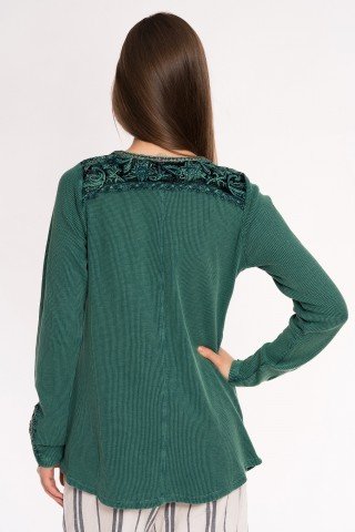 Bluza verde tricot cu broderie si catifea pe umeri