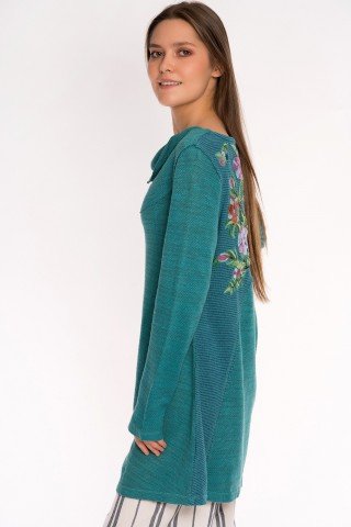 Bluza lunga verde turcoaz din tricot cu broderie