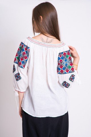 Bluza tip ie cu broderie multicolora