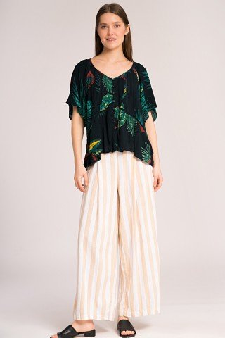 Bluza neagra cu imprimeu verde si nasturi