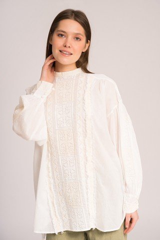 Bluza alba retro cu broderie si mansete