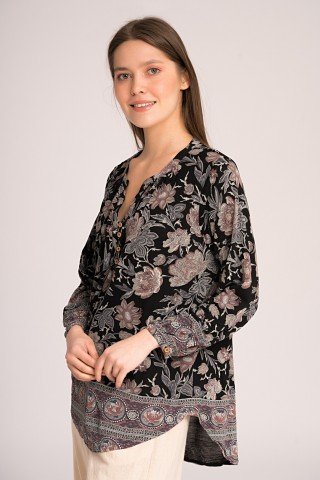 Bluza neagra cu flori maro