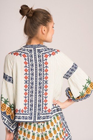 Bluza bej cu imprimeu albastru