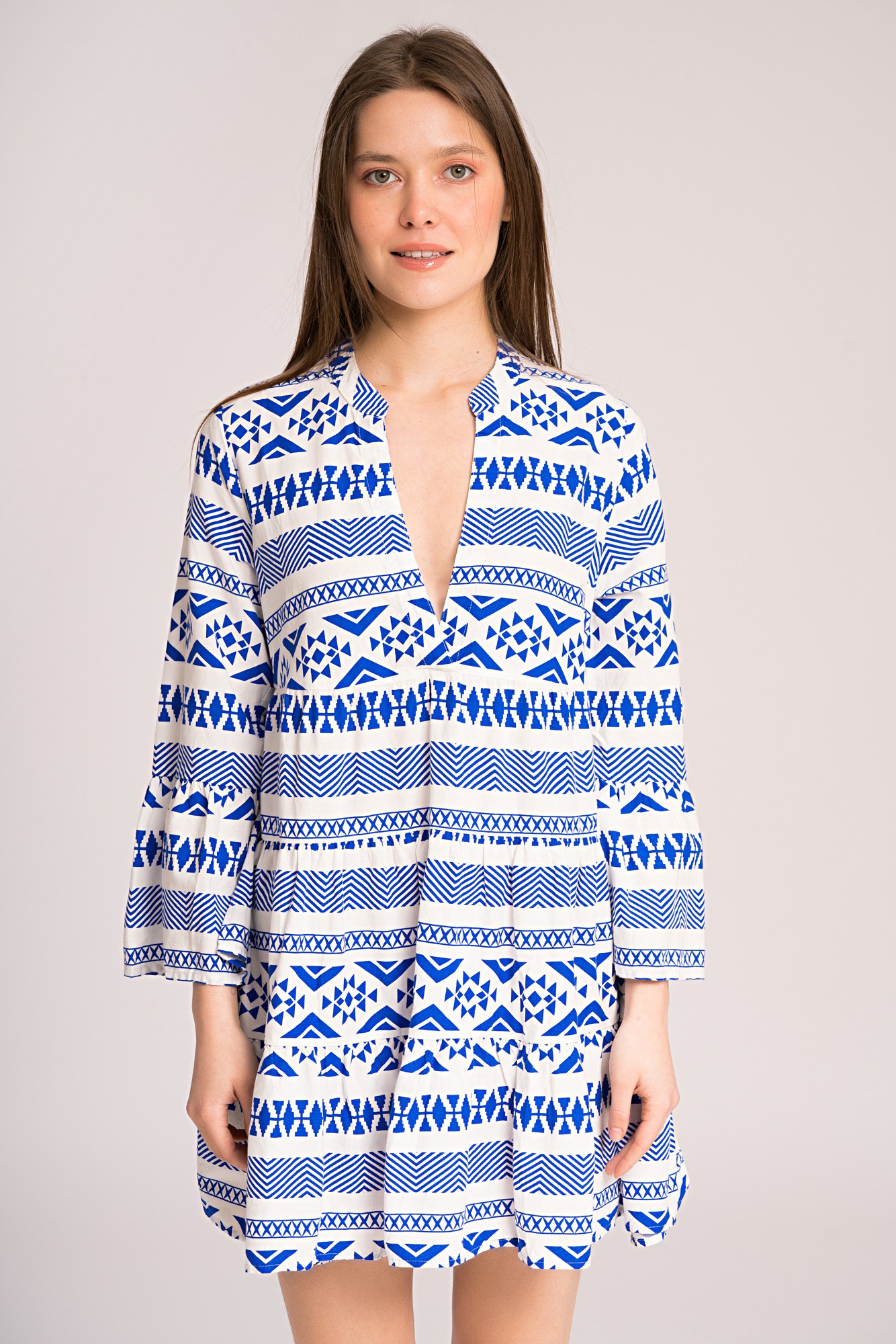 Tunica tip rochie alba cu imprimeu geometric albastru