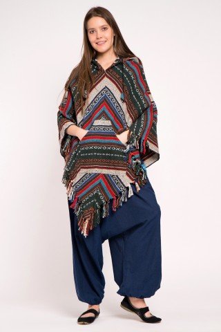 Poncho multicolor unisex cu gluga si franjuri