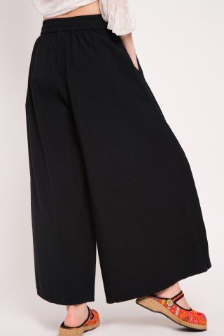 Pantaloni Culotte negri cu buzunare