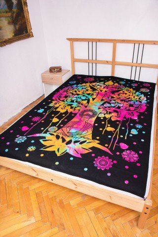 Cuvertura neagra cu print multicolor Tree of Buda