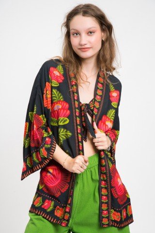 Kimono negru cu imprimeu floral rosu