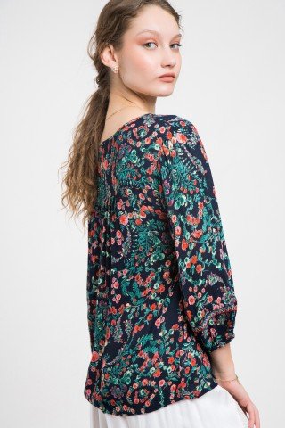 Bluza bleumarin cu imprimeu floral si aplicatie