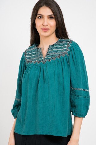 Bluza verde cu broderie contrastanta