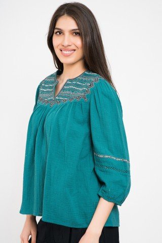 Bluza verde cu broderie contrastanta