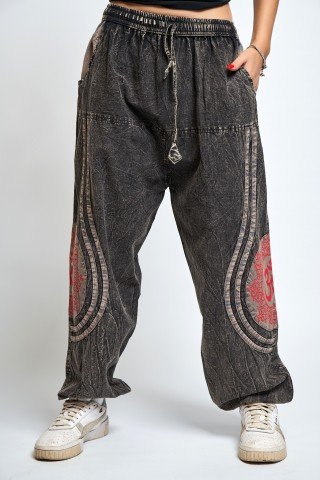 Pantaloni unisex negri prespalati cu aplicatii