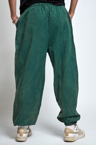 Pantaloni unisex turcoaz prespalati cu aplicatii negre