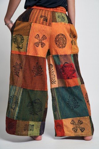 Pantaloni din petice multicolore oversize