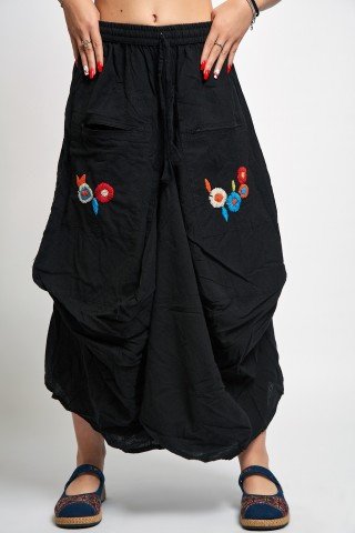 Fusta neagra tip gogosar cu buzunare aplicate si broderie